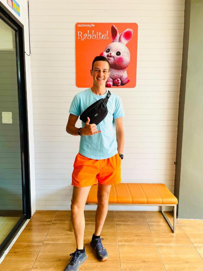 Rabbitel Phuketホステル エクステリア 写真
