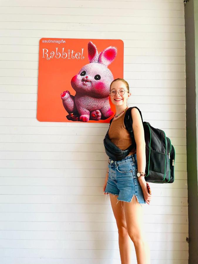 Rabbitel Phuketホステル エクステリア 写真