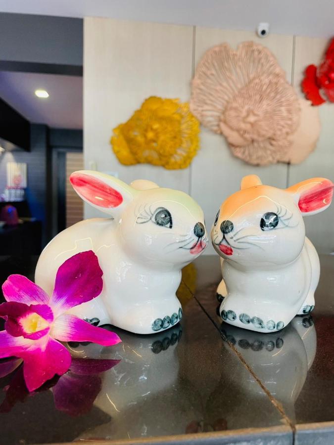 Rabbitel Phuketホステル エクステリア 写真