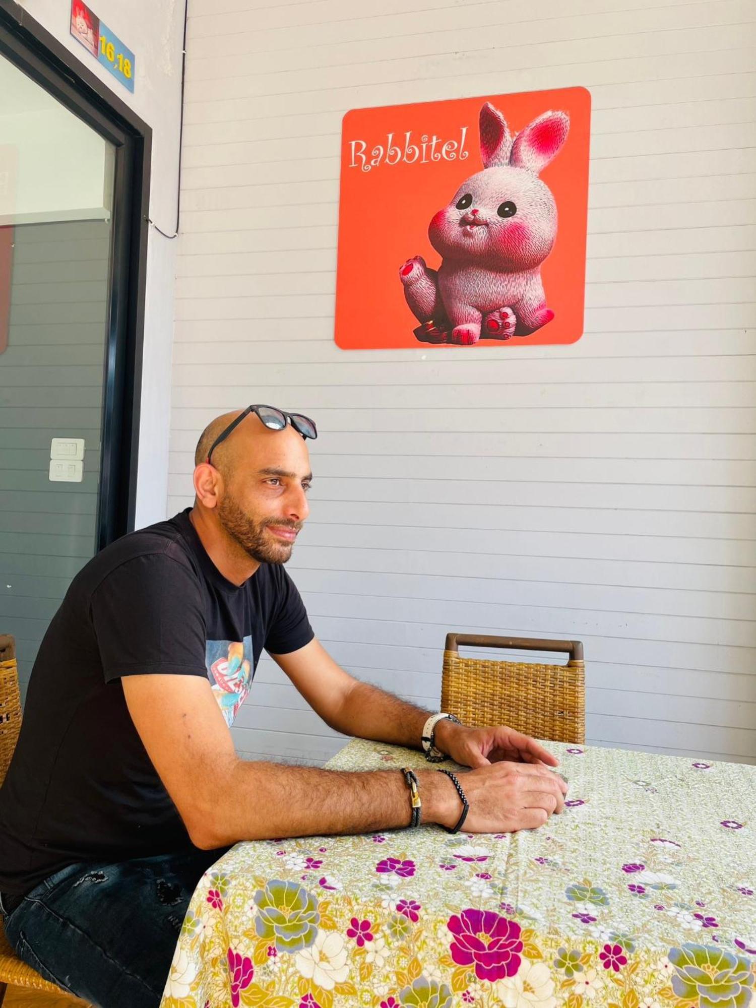 Rabbitel Phuketホステル エクステリア 写真